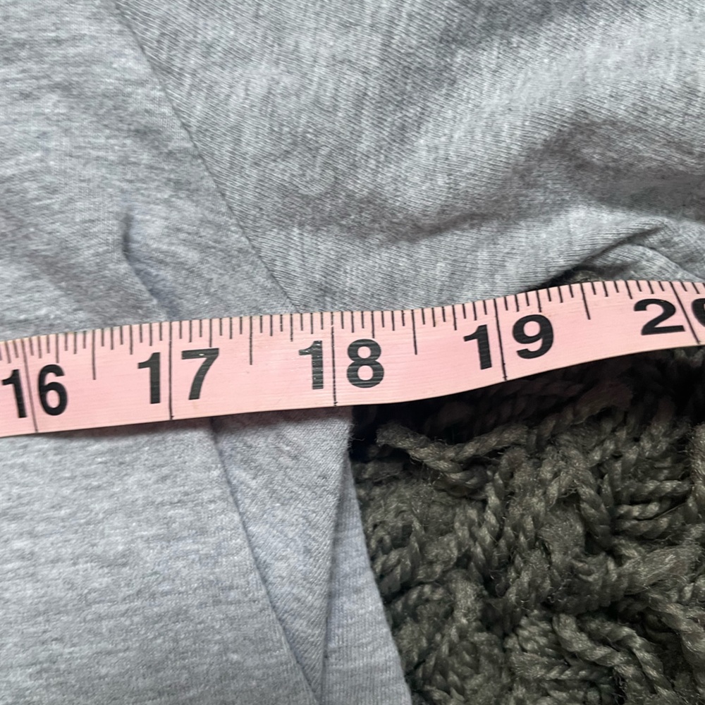 MTV Gray Graphic T-Shirt with Pink and Blue Design, small, unisex, NEW - Picture 3 of 5
